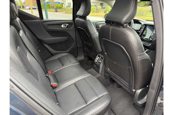 Volvo XC40 1.5 T5 Recharge Business Pro | Hybrid Pano Camera's Trekhaak | - Image 18